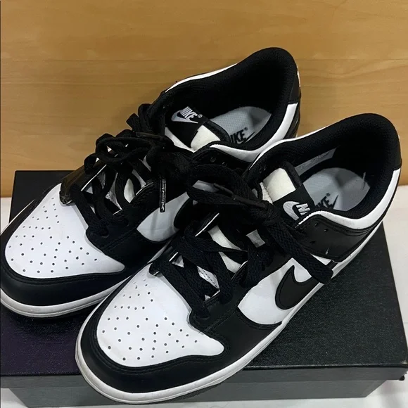 Nike Kids Black and White Sneakers - Picture 2 of 5